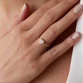 8 Ayar Altın Taşlı Kalp Desenli Zarif Kadın Yüzük - 4