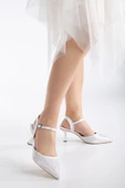 Sinda Beyaz Saten Taş Detaylı İnce Topuklu Kadın Ayakkabı thumbnail 4