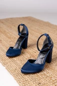 Lole Topuklu Lacivert Saten Detaylı Topuklu Ayakkabı thumbnail 3