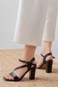 Rashin Siyah Cilt Yüksek Topuklu Kadın Ayakkabı thumbnail 2