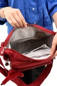 571 collections Çapraz Askılı Ultra Hafif Çok Cepli Bayan Omuz Çantası Kırmzı (Model: 571-6G) thumbnail 4