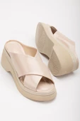 Rugan Kalın Çapraz Bantlı Bej Kadın Dolgu Topuklu Terlik thumbnail 1