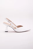 Büyük Numara Yan Direkli V Yüzlü Cilt Beyaz Kadın Topuklu Ayakkabı thumbnail 3
