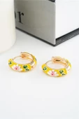 Kadın Özel Seri Mineli Çiçek Motifli Kararmaz 2 cm Halka Küpe Seti thumbnail 1