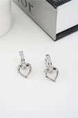 Kadın Vip Seri Baget Zirkon Taşlı Sallantılı Kalp Model Klipsli 2'li Set Küpe thumbnail 2