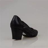 Trend Adımlar Siyah Baklava Desenli Taşlı Kadın Klasik Ayakkabı thumbnail 4