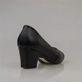 Trend Adımlar Siyah Kesik Burun Özel Üretim Kadın Klasik Ayakkabı thumbnail 4