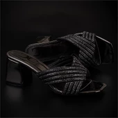 Trend Adımlar Platin Shin Taş İşlemeli Şeffaf Topuk Kadın Klasik Terlik - 8