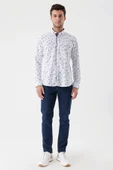Beyaz Uzun Kollu Baskılı Bez Ayağı Cepsiz Garnili Klasik Slim Fit Dar Kesim Gömlek 1004230230 thumbnail 4