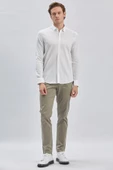 Beyaz Uzun Kollu Biritli Yaka Biyeli Pamuklu Likralı Casual Slim Fit Dar Kesim Gömlek 1004240232 thumbnail 1