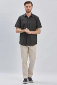 Siyah Kısa Kollu Desenli Sert Yaka Cepli Pamuklu Klasik Comfort Fit Rahat Kesim Gömlek 1004240231 thumbnail 1