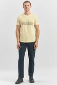 Sarı Baskılı Bez Ayağı Bisiklet Yaka Cepli %100 Pamuk Slim Fit Dar Kesim Tişört 1011240182 thumbnail 6