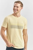 Sarı Baskılı Bez Ayağı Bisiklet Yaka Cepli %100 Pamuk Slim Fit Dar Kesim Tişört 1011240182 thumbnail 2