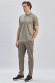 Taş Rengi Desenli Jakarlı Polo Yaka Cepli Klasik Comfort Fit Rahat Kesim Tişört 1011240170 - 1