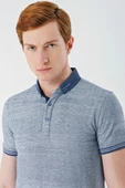 İndigo Mavi Desenli Jakarlı Düğmeli Yaka Cepli Casual Slim Fit Dar Kesim Tişört 1011240174 - 5