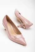 Büyük Numara Rugan Taşlı Yan Yüzlü Pudra Kadın Kısa Topuklu Ayakkabı thumbnail 1
