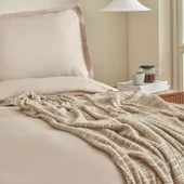 Karaca Home Weena Çift Kişilik Krep Nevresim Jakar Pike Takımı Bej thumbnail 4