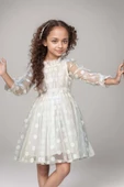 Kız Çocuk Boydan Üzeri Puantiye Detaylı Kolları Şeffaf Tül Beyaz Elbise thumbnail 3