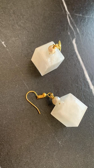 Parlak Beyaz Sedefli Renkli Simli Gold Aksesuarlı Küp Şekil Küpe El Yapımı Epoksi Hediyelik - Resim 8