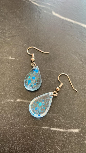 Şeffaf Epoksi İçine Mavi Glitter Süslemeli Gümüş Aksesuarlı Küçük Damla Şekil Küpe El Yapımı - Resim 8