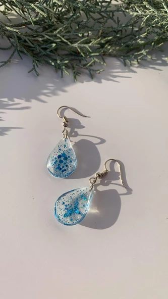 Şeffaf Epoksi İçine Mavi Glitter Süslemeli Gümüş Aksesuarlı Küçük Damla Şekil Küpe El Yapımı - Resim 5