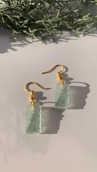 Tırtıklı Kristal Desenli Mint Yeşili Renk Gold Aksesuarlı Dikdörtgen Şekil Epoksi Küpe El Yapım - Resim 3