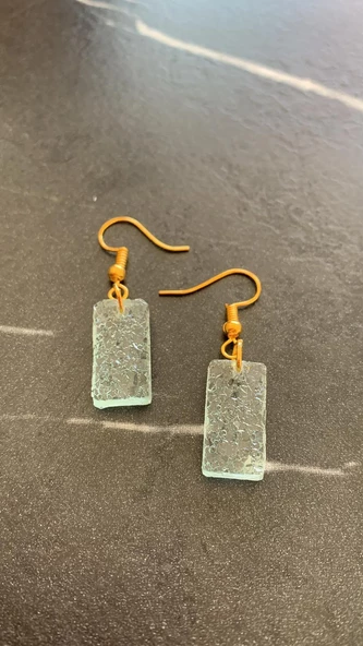 Tırtıklı Kristal Desenli Mint Yeşili Renk Gold Aksesuarlı Dikdörtgen Şekil Epoksi Küpe El Yapım - Resim 4