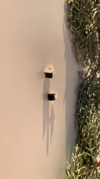 Parlak Siyah Renkli Gümüş Aksesuarlı Kare Şekil Küpe El Yapımı Epoksi Hediyelik - 3