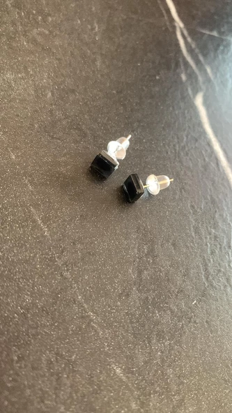 Parlak Siyah Renkli Gümüş Aksesuarlı Kare Şekil Küpe El Yapımı Epoksi Hediyelik - 4