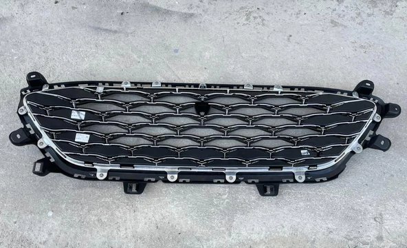 Ford Kuga 2020 Ön Panjur LV4B-8200-V (Çıkma Parça) - 8