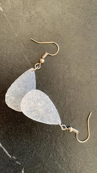 Tırtıklı Kristal Desenli Sedefli Beyaz Renk Gümüş Aksesuarlı Küçük Damla Şekil Epoksi Küpe El Yapımı - 6