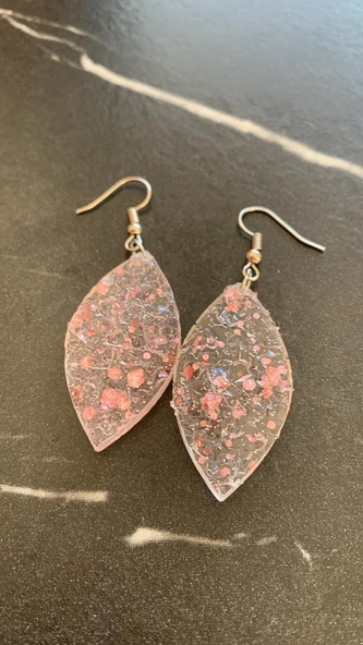 Şeffaf Epoksi İçine Pembe Glitter Süsleme Kristal Desen Elips Şekil Gümüş Aksesuarlı Küpe El Yapımı - Resim 6