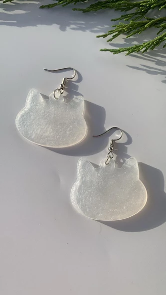 Parlak Beyaz Sedef Renkli Simli Gümüş Aksesuarlı Kedi köpek Yüzü Küpe El Yapımı Epoksi Hediyelik - 3