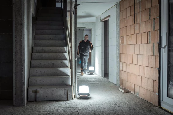 Brennenstuhl Profesyonel Serisi Hibrit Özellikli 360° Özellikli 40W 5000 LM IP65 Lisanslı 5 M. Kablolu  LED Projektör - 5