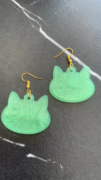 Parlak Fıstık Yeşili Renkli Gold Aksesuarlı Kedi Köpek Yüzü Şekil Küpe El Yapımı Epoksi Hediyelik - Resim 8