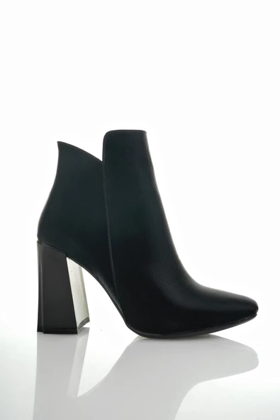 Muggo ELODİE Garantili V Kesim Kalın Topuklu Kadın Bot