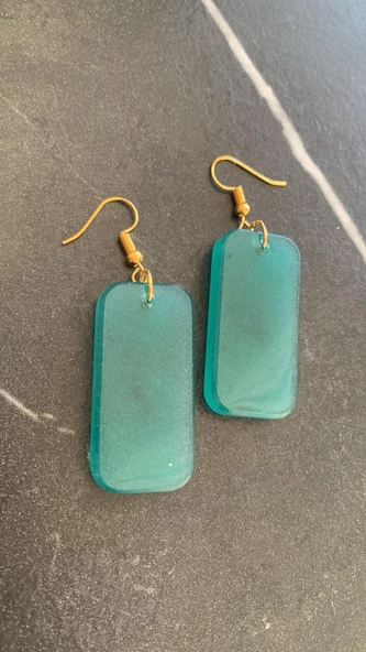 Parlak Çimen Yeşili Renkli Dikdörtgen Şekil Gold Aksesuarlı Küpe El Yapımı Epoksi Hediyelik - 2