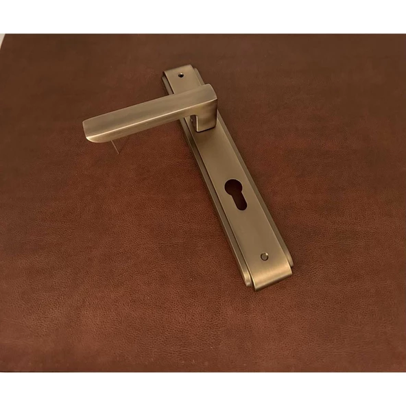 Bella Antik Sarı Lüx Zamak Aynalı Yale Çelik Kapı Kolu Sol Basar Tek Yön - Resim 2