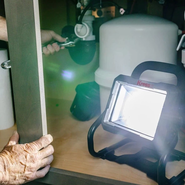 Kress KUF05.9 20Volt 750/1500 Lümen Profesyonel Led Projektör (Akü Dahil Değildir) - 6