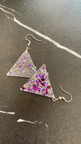 Epoksi İçine Mor Glitter Süs Tırtıklı Kristal Desen Üçgen Şekil Gümüş Aksesuar Küpe El Yapımı - Resim 2