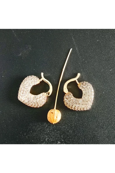 Zirkon Taşlı Kalp Modeli Altın Kaplama Bijuteri Küpe ürün görseli