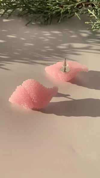 Parlak Pembe Renkli İstiridye Şekilli Küpe Gümüş Aksesuarlı El Yapımı Epoksi Hediyelik ürün görseli