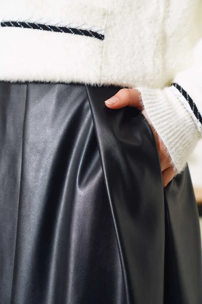 Pileli Deri Kloş Etek Siyah - 4