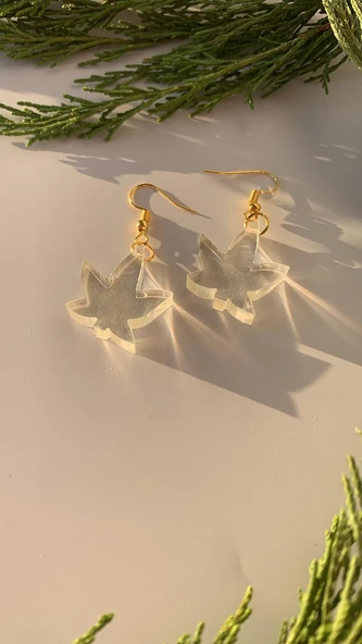 Fosforlu Neon Şeffaf Yeşil Renk Gold Aksesuarlı Orta Boy Asma Yaprağı Şekilli Epoksi Küpe Ypr1 - Resim 5