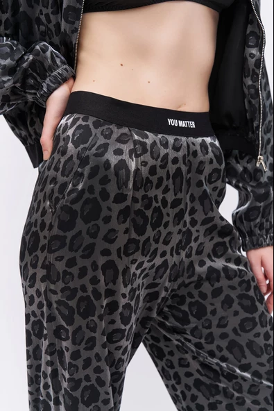Beli Lastik Detaylı Leopar Desenli Pantolon Siyah - 3