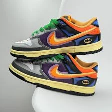Nike SB Dunk Low Batman x Joker