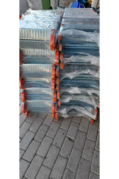 Banio Perilla Çift Çıkışlı 4 4 Basamaklı Metal Merdiven - Resim 3