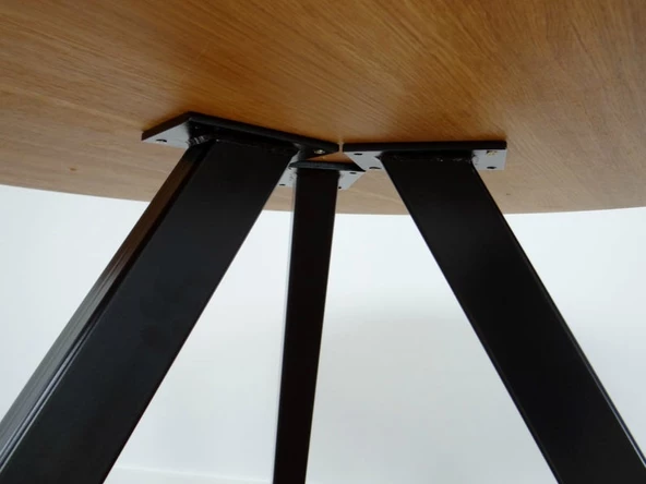 Yuvarlak Masa Metal Ayaklı Yemek Masası - 2