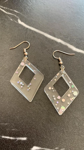 Şeffaf Epoksi İçinde Gümüş Glitter Süs Gümüş Aksesuarlı Küçük Karo İçi Boş Şekil Küpe El Yapımı - Resim 4