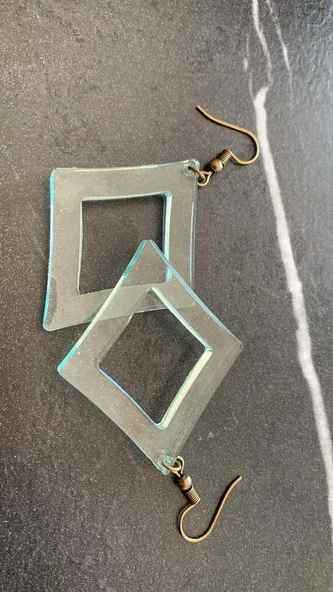 Transparan Mint Yeşili Renk Antik Sarı Aksesuarlı Büyük İçi Boş Karo Şekil Epoksi Küpe El Yapımı - Resim 4